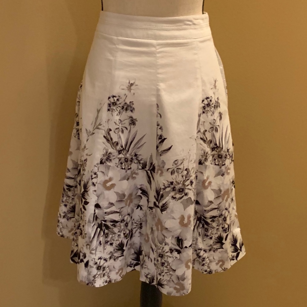 WHBM 8 Gore Skirt B5 - Picture 3 of 8